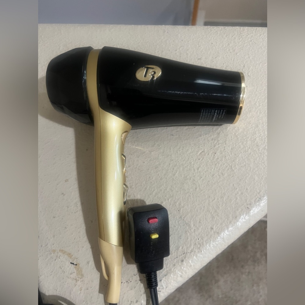 T3 Featherweight 2 Hair Dryer -‎ Model # 73828 - Black/Gold